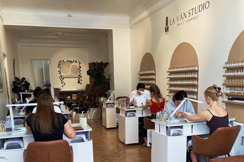 La Van Studio 